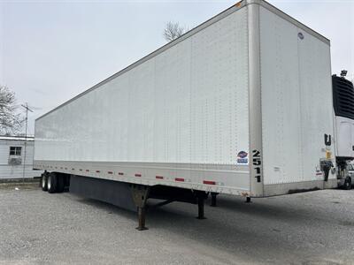 2022 Utility Trailer Mfg. VS2DX White   - Photo 2 - Rushville, IN 46173