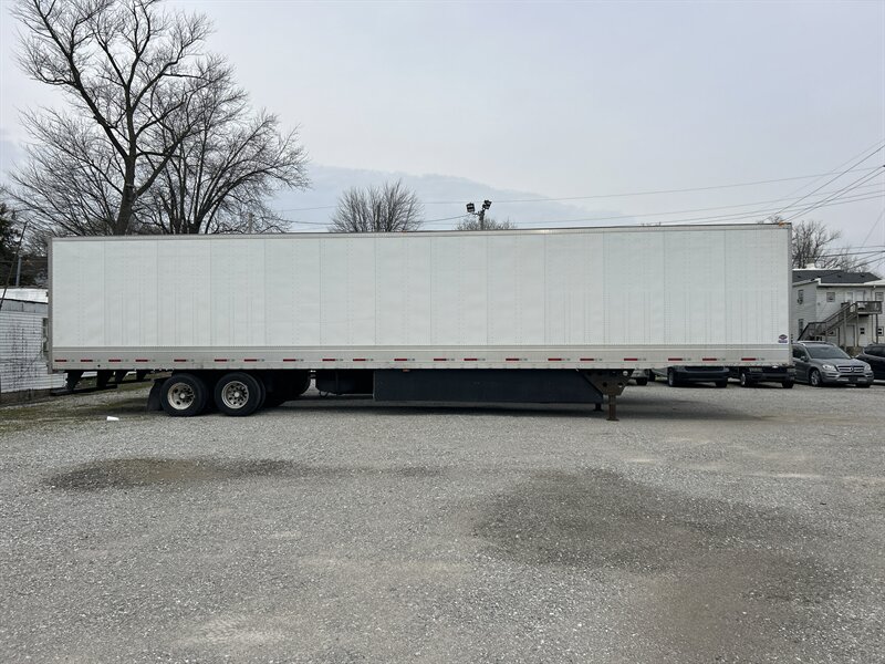 2022 Utility Trailer Mfg. VS2DX White   - Photo 1 - Rushville, IN 46173