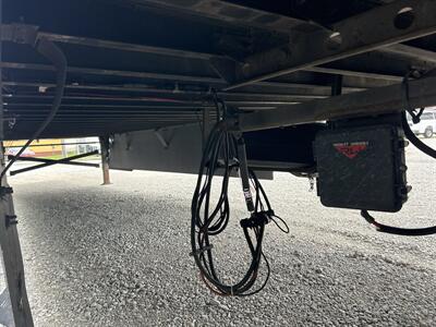 2022 Utility Trailer Mfg. VS2DX White   - Photo 10 - Rushville, IN 46173