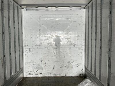 2022 Utility Trailer Mfg. VS2DX White   - Photo 12 - Rushville, IN 46173