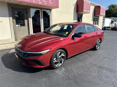 2025 Hyundai ELANTRA Hybrid Blue   - Photo 2 - Rushville, IN 46173