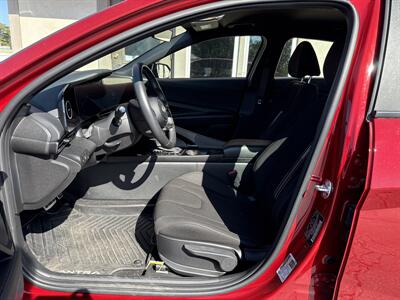 2025 Hyundai ELANTRA Hybrid Blue   - Photo 10 - Rushville, IN 46173