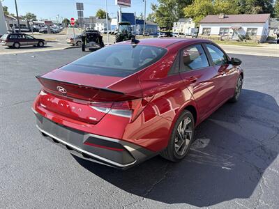 2025 Hyundai ELANTRA Hybrid Blue   - Photo 6 - Rushville, IN 46173