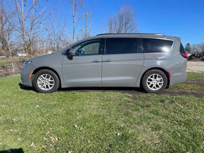 2022 Chrysler Pacifica Touring L   - Photo 1 - Rushville, IN 46173