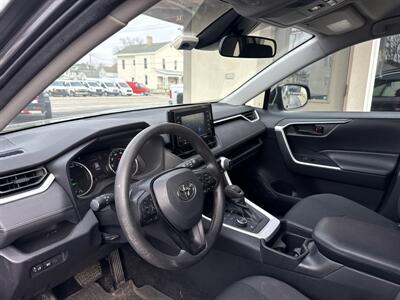 2021 Toyota RAV4 Hybrid LE   - Photo 9 - Rushville, IN 46173
