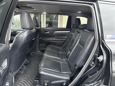 2016 Toyota Highlander XLE - Photo 11 - Rushville, IN 46173
