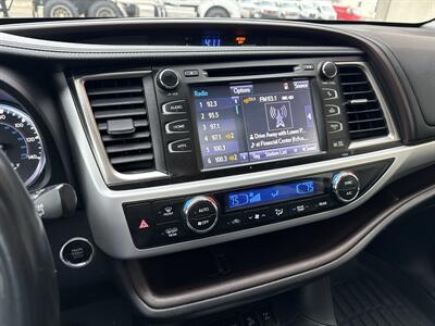 2016 Toyota Highlander XLE - Photo 13 - Rushville, IN 46173