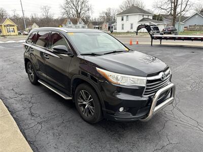 2016 Toyota Highlander XLE - Photo 4 - Rushville, IN 46173