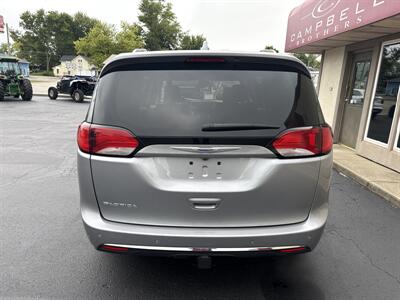 2018 Chrysler Pacifica Touring L   - Photo 7 - Rushville, IN 46173