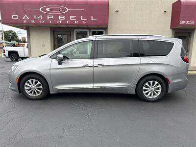 2018 Chrysler Pacifica Touring L   - Photo 1 - Rushville, IN 46173