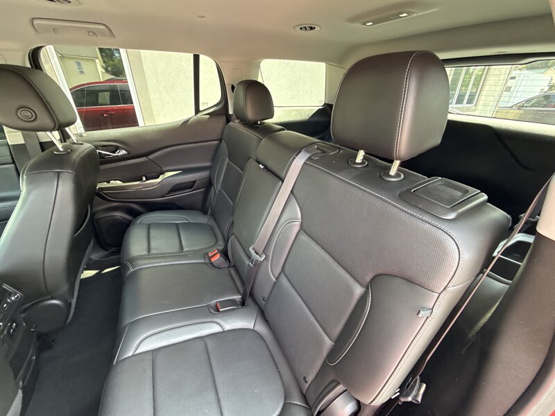 2023 Gmc Acadia SLT photo 10