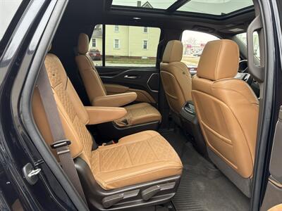 2022 Cadillac Escalade Premium Luxury   - Photo 17 - Rushville, IN 46173