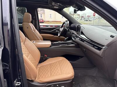 2022 Cadillac Escalade Premium Luxury   - Photo 14 - Rushville, IN 46173