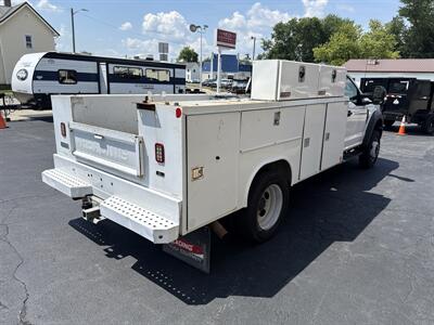2021 Ford F-550 Super Duty   - Photo 5 - Rushville, IN 46173