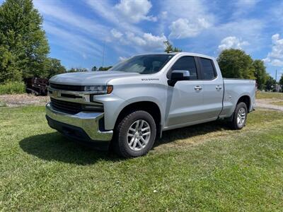 2020 Chevrolet Silverado 1500 LT   - Photo 2 - Rushville, IN 46173