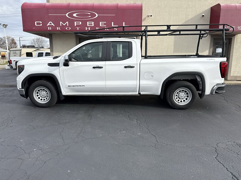 2022 GMC Sierra 1500 Pro's photo