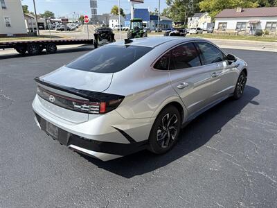 2024 Hyundai SONATA SEL   - Photo 5 - Rushville, IN 46173