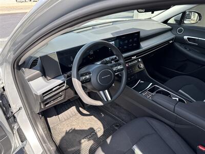 2024 Hyundai SONATA SEL   - Photo 9 - Rushville, IN 46173