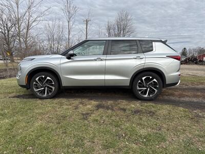 2022 Mitsubishi Outlander SE   - Photo 1 - Rushville, IN 46173