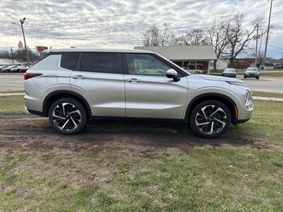 2022 Mitsubishi Outlander SE   - Photo 5 - Rushville, IN 46173