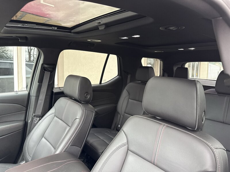 2023 Chevrolet Traverse RS photo 4