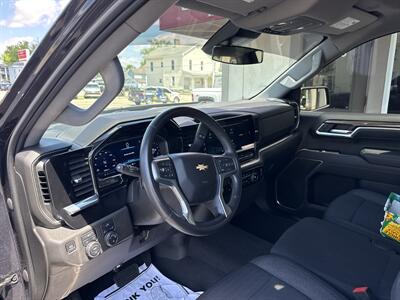 2022 Chevrolet Silverado 1500 LT   - Photo 8 - Rushville, IN 46173