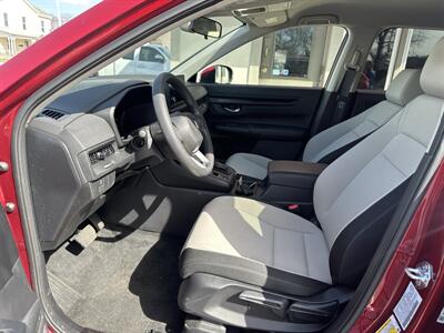 2025 Honda CR-V LX   - Photo 8 - Rushville, IN 46173