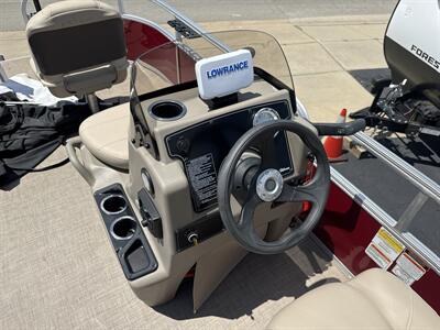2025 SunTracker Bass Buggy 16XL   - Photo 13 - Rushville, IN 46173