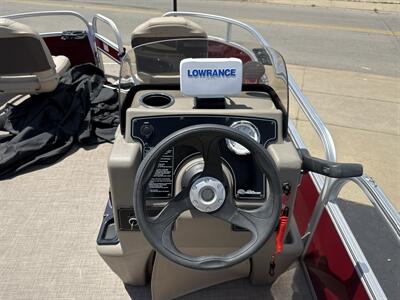 2025 SunTracker Bass Buggy 16XL   - Photo 15 - Rushville, IN 46173