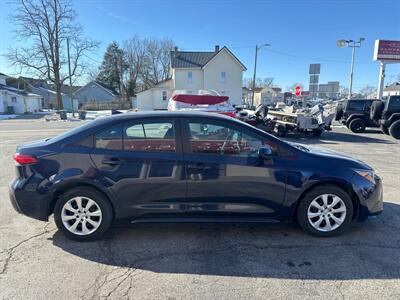 2021 Toyota Corolla LE   - Photo 5 - Rushville, IN 46173