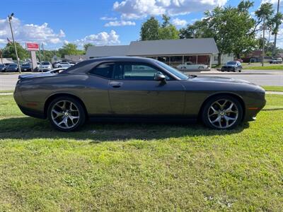 2017 Dodge Challenger SXT   - Photo 5 - Rushville, IN 46173