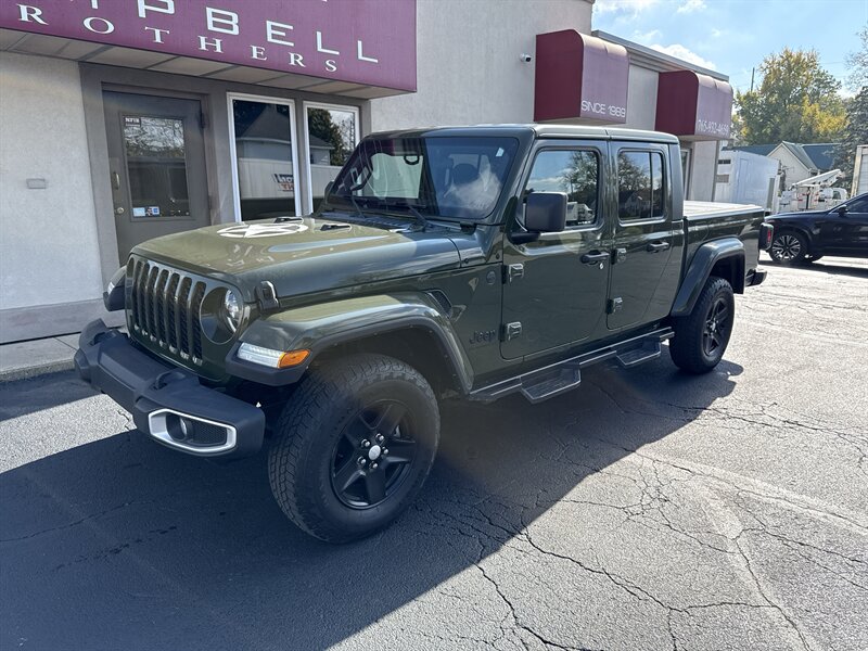 2022 Jeep Gladiator Sport S photo 2