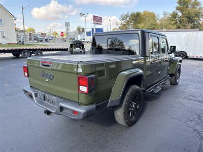2022 Jeep Gladiator Sport S - Photo 5 - Rushville, IN 46173