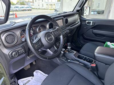 2022 Jeep Gladiator Sport S - Photo 10 - Rushville, IN 46173