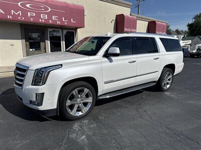 2019 Cadillac Escalade ESV Premium Luxury   - Photo 2 - Rushville, IN 46173