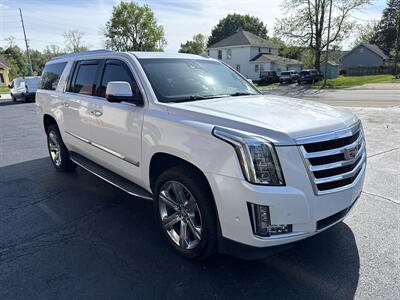2019 Cadillac Escalade ESV Premium Luxury   - Photo 4 - Rushville, IN 46173