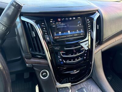 2019 Cadillac Escalade ESV Premium Luxury   - Photo 19 - Rushville, IN 46173