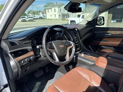 2019 Cadillac Escalade ESV Premium Luxury   - Photo 12 - Rushville, IN 46173