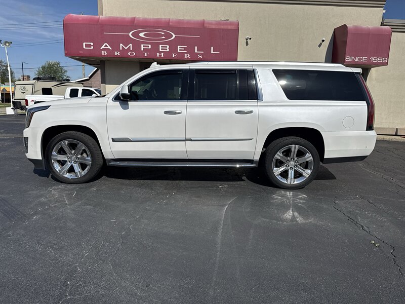 2019 Cadillac Escalade ESV Premium Luxury   - Photo 1 - Rushville, IN 46173