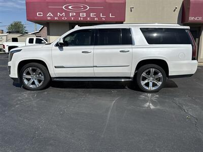 2019 Cadillac Escalade ESV Premium Luxury   - Photo 8 - Rushville, IN 46173