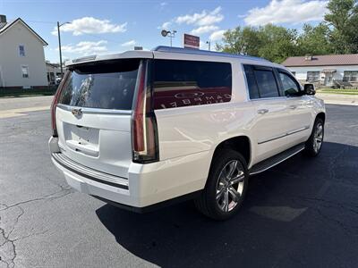 2019 Cadillac Escalade ESV Premium Luxury   - Photo 5 - Rushville, IN 46173