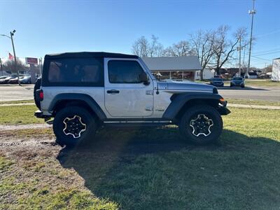 2018 Jeep Wrangler Sport S   - Photo 5 - Rushville, IN 46173