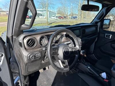 2018 Jeep Wrangler Sport S   - Photo 11 - Rushville, IN 46173