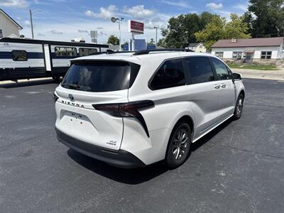 2024 Toyota Sienna XLE 7-Passenger - Photo 5 - Rushville, IN 46173