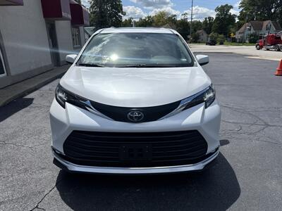 2024 Toyota Sienna XLE 7-Passenger - Photo 3 - Rushville, IN 46173