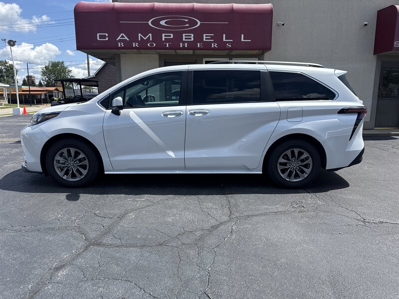 2024 Toyota Sienna XLE 7-Passenger  