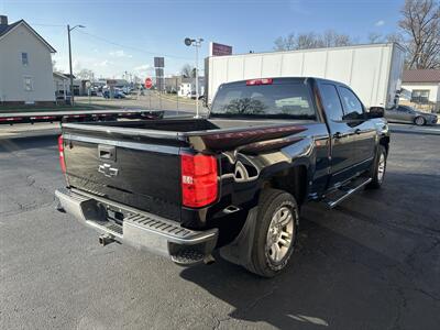 2017 Chevrolet Silverado 1500 LT   - Photo 5 - Rushville, IN 46173