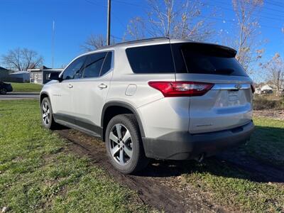 2021 Chevrolet Traverse LT Leather   - Photo 8 - Rushville, IN 46173