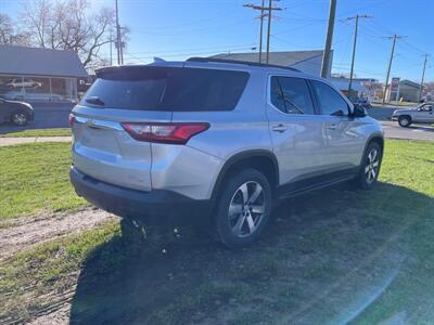 2021 Chevrolet Traverse LT Leather   - Photo 6 - Rushville, IN 46173