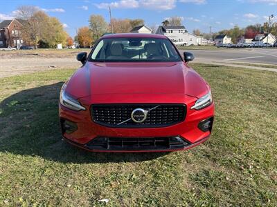 2024 Volvo S60 B5 Plus Dark Theme   - Photo 3 - Rushville, IN 46173